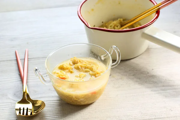 Instant Noodle Chilli Egg Bowl Copy Space — Foto de Stock
