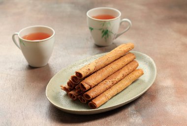 Bambu tabağında waffle, aile toplantısı için Çin yemeği, Çin Yeni Yılı, Sonbahar ortası, Dongzhi, Fener Festivali