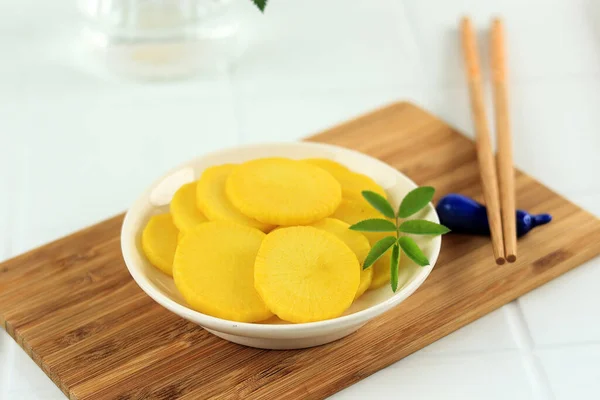 Takuan Danmuji Asian Side Dish Made Radish Yellow Color Popular — Stok Foto