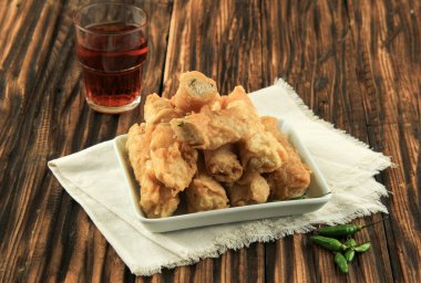 Ramazan ayı için Karoket, Endonezya Vermicelli Cam Erişte Bahar Ekmeği veya Karoket Risol Bihun