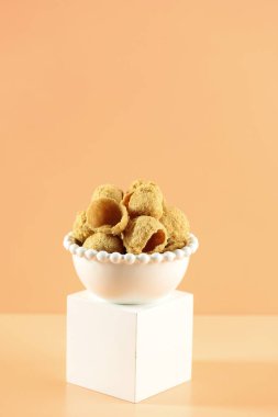 Keripik Tahu Kediri, Kediri, Doğu Cava 'dan Çıtır Tofu Kraker Topu. 