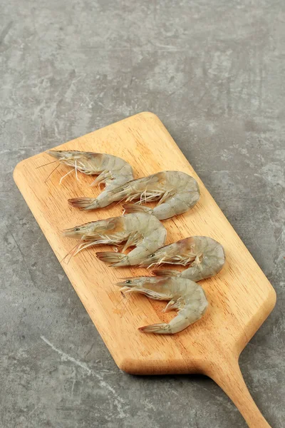 Raw Shrimp Wooden Table Ingredients Seafood Udang Konsep Pada Latar — Stok Foto