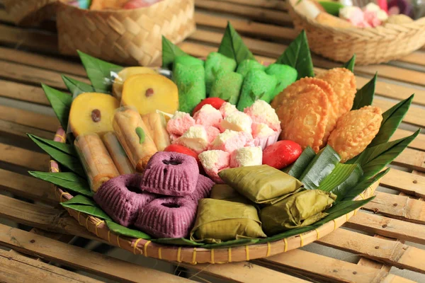Kue Basah Jajan Pasar Tampah Vários Petiscos Tradicionais Indonésios Servidos — Fotografia de Stock