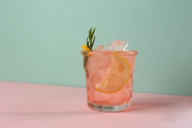 Pembe Limonata Paloma Taze Biberiyeli Kokteyl, Metin İçin Boşluğu Kopyala