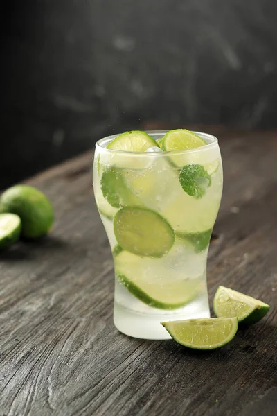 Lime Soda Ice Cube Mint Leaf Summer Drink Black Wooden — Stock Photo, Image