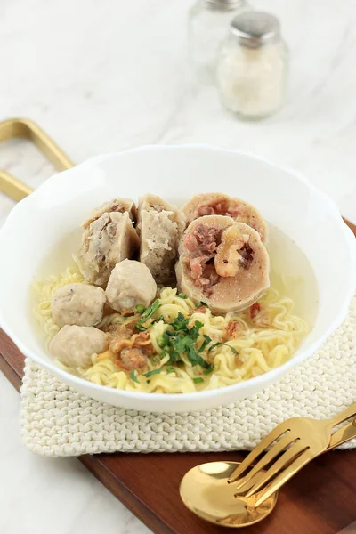 Mie Bakso Cincang Baso Meatball Met Yellow Noodle Ans Stock — Stockfoto
