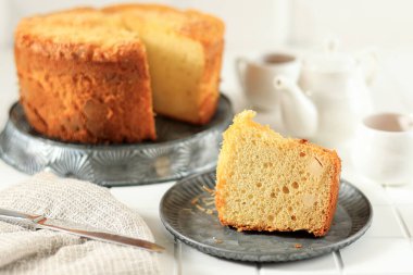 Beyaz Masada Ev Yapımı Peynirli Chiffon Pastası 
