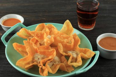 Batagor Baso Tahu Goreng Bandung, Endonezya Spesiyali, Baharatlı Fıstık Ezmesi Sosu