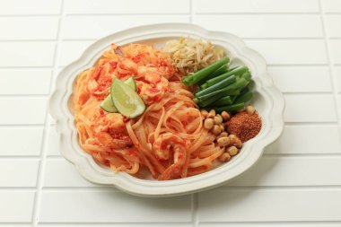 Karides Pad Thai, Karidesli Kızarmış Güzel Erişte