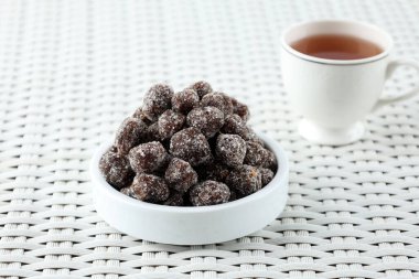 Permen Asem Jadul. Şeker kaplı, tatlı ve ekşi şeker. Asam Jawa ya da Tamarin 'den geleneksel Endonezya Atıştırmalık Maddesi