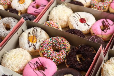 Kutu Paketleme Dekorasyonlu Donut, Satmaya Hazır 