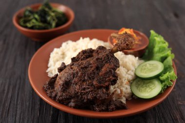 Yakın çekim Sego Bebek Madura, Kara Baharatlı Ördek 