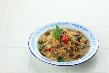 Bakmie Jawa Nyemek ya da Mie Nyemek, Endonezya. Tatlı, Baharatlı ve Tuzlu Geleneksel Çorba Eriştesi