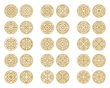 Beyaz arkaplanda, Kazak tarzında izole edilmiş farklı altın süslemeleri olan vektör seti. Yuvarlak dekor iki varyantta, pozitif ve negatif. Antik göçebelerin ulusal modelinin elementleri