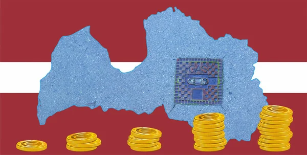 国旗をイメージしたラトビアの概要地図 マップ内のガスパイプラインシステムのマンホールカバー ユーロ硬貨のスタック コラージュ エネルギー危機 — ストック写真