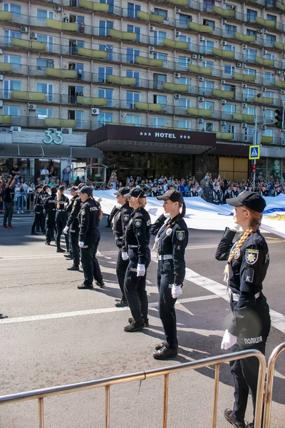 Dnipro Ukrayna 2021 Vatandaşlar Şehir Gününü Kutluyor Polis Memurları Bayrak — Stok fotoğraf