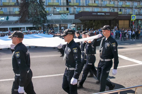 Dnipro Ucrania 2021 Los Ciudadanos Celebran Día Ciudad Oficiales Policía —  Fotos de Stock