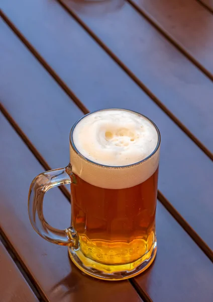 Mug Beer White Dense Foam Wooden Background — Stock Photo, Image
