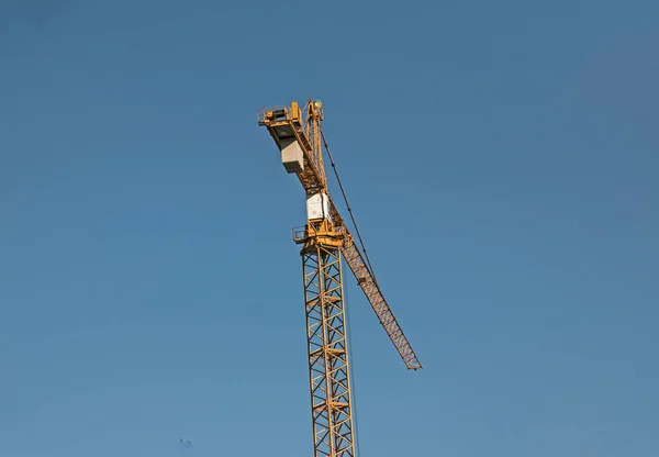 Construction Crane Blue Sky Real Estate Industry Crane Uses Lifting — ストック写真