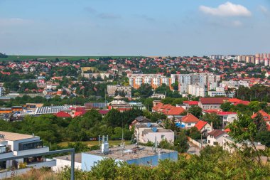 Kalvaria dağından Slovakya 'daki Nitra şehrinin manzarası