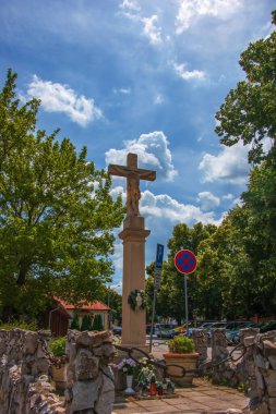 Nitra, Slovakya - 06.14.2022: Slovakya 'nın Zobor Hill kentinde Nitra kentinde Calvary. Dini bir yer. Kültür mirası. # Tepeye giderken #.