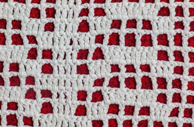 Kırmızı arka plan üzerinde Vintage beyaz dantel