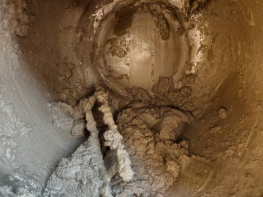 Küçük beton karıştırıcının sıvı beton kapasitesine sahip iç mekanizma.