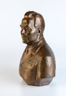 Dnepr, Ukrayna - 02.24.2024: L.I. Bronz büstü Brezhnev. beyaz arkaplanda.