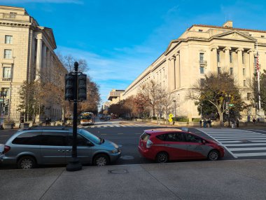 WASHINGTON, DC, ABD -12.16.2023: Aralık ayında Washington 'un şehir sokakları ve mimarisi.