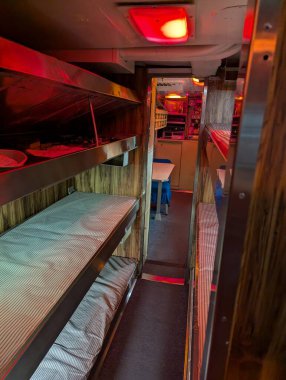 Portland, Oregon, ABD - 07.11.2024: OMSI, Portland Bilim ve Sanayi Müzesi. Müze sergileri.