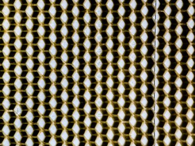 Arı kovanının temeli. Geçmişi. Temeli çerçeveye ve kovana yerleştiriliyor..