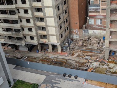 Cordoba, Arjantin - 04.01.2025: Cardinales Cofico kompleksi yakınlarında yüksek binalar inşa edilmesi.