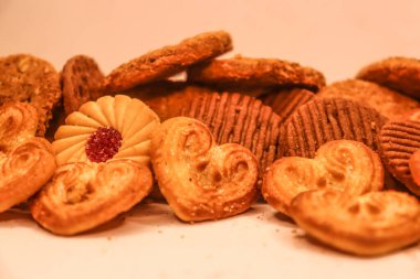 Çoklu lezzetli kurabiyeler. Yakın plan.