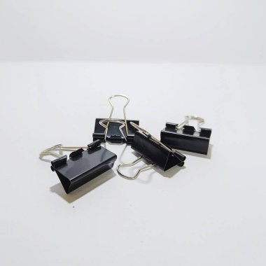 Kağıt için küçük klasör kıskacı