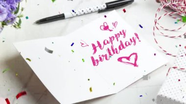 Doğum günün kutlu olsun. Geçmiş ve Renkli Konfeti Düşen Animasyon 4K. Tatilleri kutlayalım. Konfeti kutlaması, doğum günü partisi şablonu