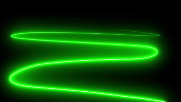 明るい緑色のネオンの軌道に沿って光の流れが速く輝いています ストローブライトと高速エネルギー飛行波線 黒の背景にアニメーション魔法の旋回歩道のパス — ストック動画
