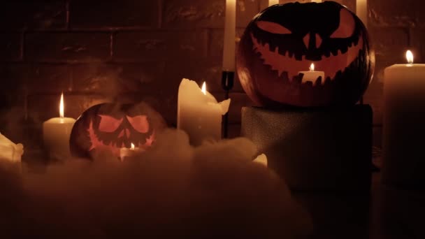 Cadılar Bayramı Nın Özellikleri Cadılar Bayramı Oyulmuş Balkabağı Mumlar Duman — Stok video