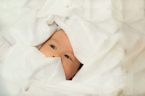 Bébé Nouveau Sourit Rit Montre Des Émotions Bébé Repose Sur — Photo