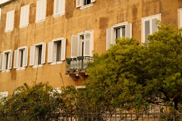 로마에서 전형적인 이탈리아 로열티 프리 스톡 사진