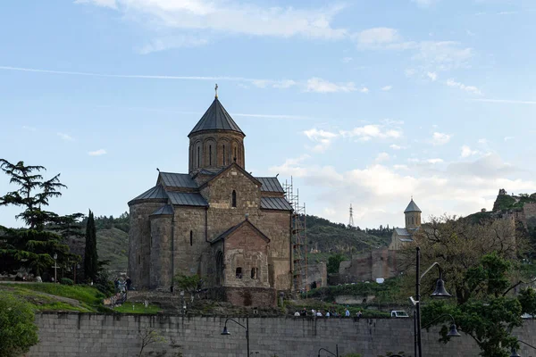 View Ancient Metekhi Church Built Banks Mtkvari River Tbilisi Georgia — Foto de Stock