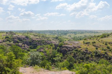 Arbuzynsky kanyonu, Ukrayna 'nın Mykolaiv Oblastı' nın Voznesenskyi bölgesinde Arbuzynka nehri kıyısındaki Trykraty köyü yakınlarında bulunan bir kanyondur.