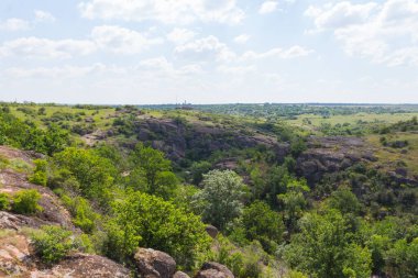 Arbuzynsky kanyonu, Ukrayna 'nın Mykolaiv Oblastı' nın Voznesenskyi bölgesinde Arbuzynka nehri kıyısındaki Trykraty köyü yakınlarında bulunan bir kanyondur.