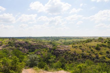 Arbuzynsky kanyonu, Ukrayna 'nın Mykolaiv Oblastı' nın Voznesenskyi bölgesinde Arbuzynka nehri kıyısındaki Trykraty köyü yakınlarında bulunan bir kanyondur.