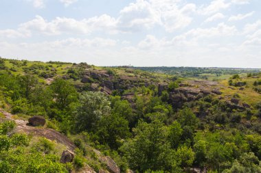 Arbuzynsky kanyonu, Ukrayna 'nın Mykolaiv Oblastı' nın Voznesenskyi bölgesinde Arbuzynka nehri kıyısındaki Trykraty köyü yakınlarında bulunan bir kanyondur.