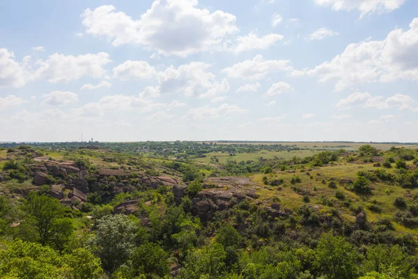 stock image View of Arbuzynsky canyon is a canyon near the Trykraty village, on the Arbuzynka river in the Voznesenskyi region of Mykolaiv Oblast of Ukraine