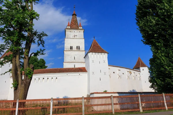 歴史的な教会の眺め ドイツの街の要塞 トランシルヴァニア ルーマニア — ストック写真
