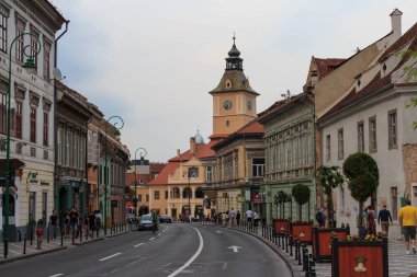 Fırtınadan önceki akşam Brasov şehrinin merkez caddesi. 27 Haziran 2019