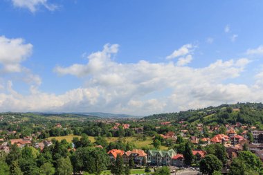 Ünlü Drakula 'nın Kalesi' nin bulunduğu Bran köyünden bir manzara. Transilvanya. Romanya