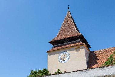 St. Peter 's Lutheran Kilisesi manzarası. Grimbav kasabasındaki tarihi kilise kalesi. Transilvanya. Romanya