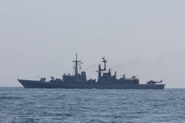 Ukrayna Deniz Kuvvetleri 'ne ait bir askeri gemi Odesa şehrinde bir askeri geçit töreninde. Ukrayna. 24 Ağustos 2021